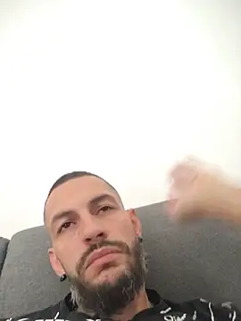 Lebarbu69020's Live XXX Chat