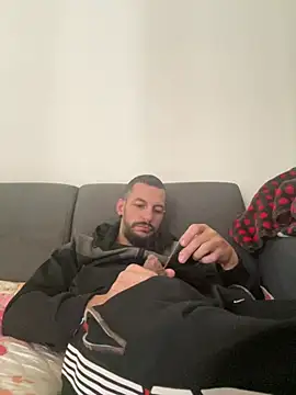 Lebarbu69020's Webcam Show