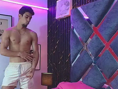 prince_arthur77 Show in webcam