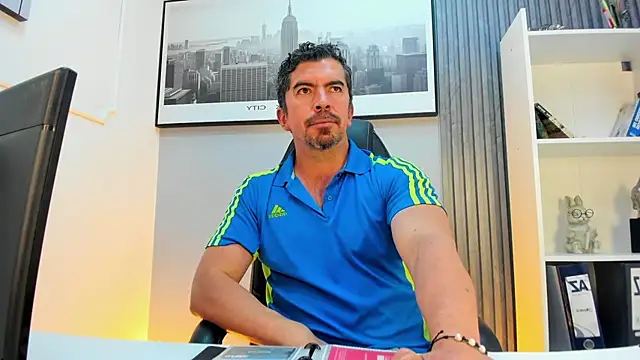 Show de JuanKFit_45 na webcam