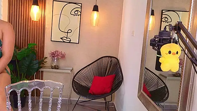 Chat +18 de Lia_Mar_ ao vivo