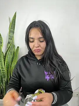 Živá chatovací místnost meli__brown