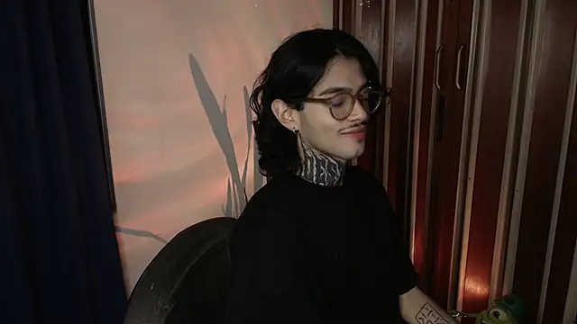 Bastiel_ 网络视讯表演