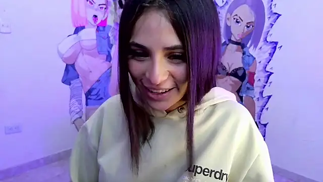 sofi_lara28 Show in webcam