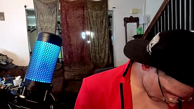 MasterDaddyCool: διαδικτυακό σόου στην κάμερα