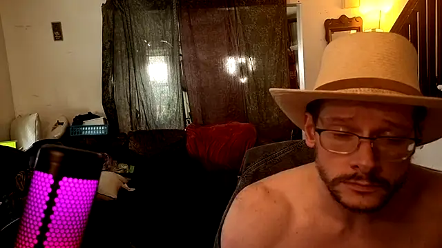 הופעת וובקאם של MasterDaddyCool
