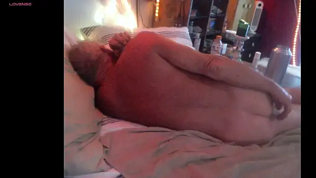 Pussyeat2please 网络视讯表演