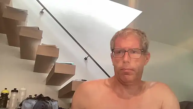 choupipat1 Show in webcam