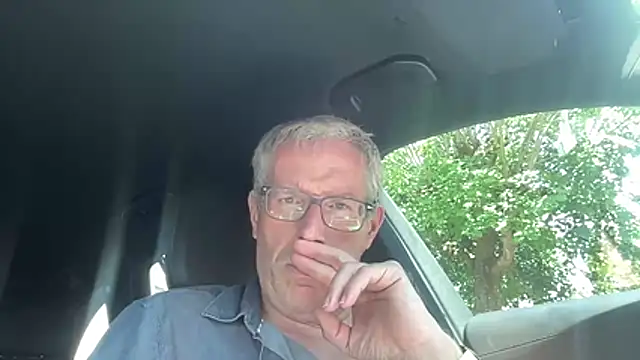 choupipat1 Show in webcam