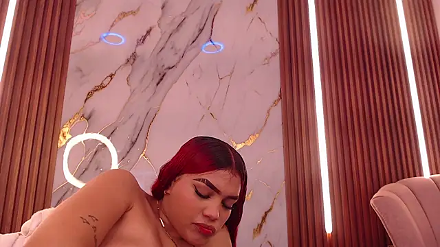 aixa_shown Live XXX chat
