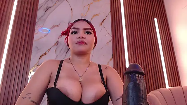 צ'אט XXX בשידור חי של aixa_show