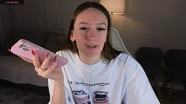 cutienaughtygirl élő XXX-chatje