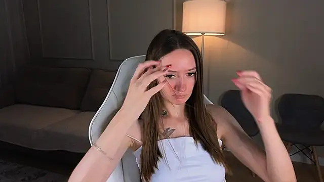 cutienaughtygirl 现场XXX聊天