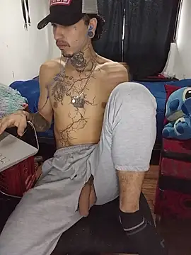 Tattoboy19cm Show in webcam