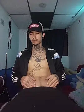Tattoboy19cm Webcamshow
