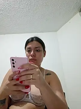 AmaiaSalvatore Show in webcam