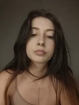 AmyLov342 Adlı Modelin Canlı XXX Sohbeti