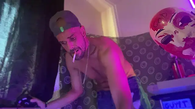 Guyst049 Webcam-Show