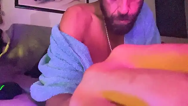 Guyst049's Webcam Show