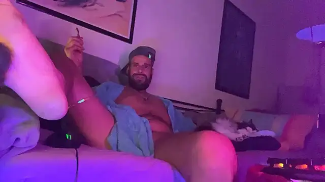 Guyst049 Show Webcam