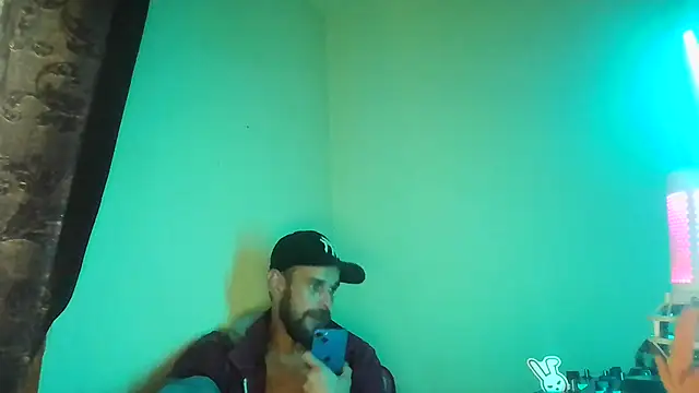 Guyst049 Show Webcam