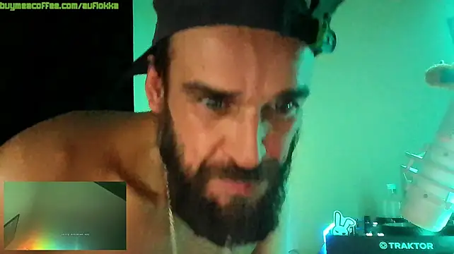 عرض كام Guyst049