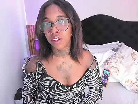 Pauline_Fox's Webcam Show