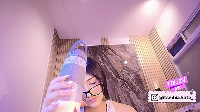 Show modela Mhiaa_Sweet na web-kameri
