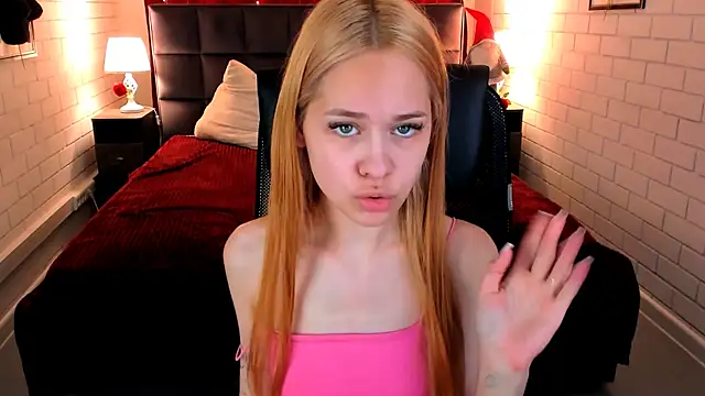UliaNeer's Live XXX Chat