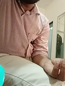 הופעת וובקאם של gujju_arav