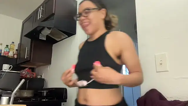 zahrabliss' Live XXX Chat