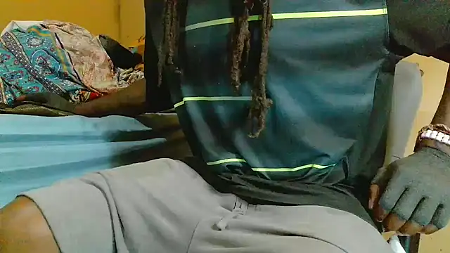 EYEzIAM's Webcam Show
