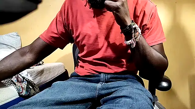 EYEzIAM's Webcam Show