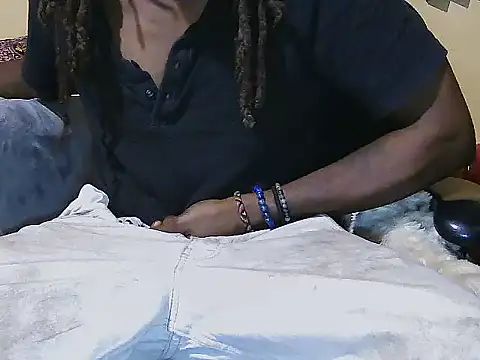 EYEzIAM's Webcam Show