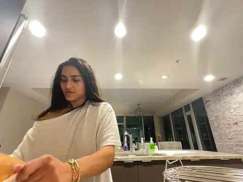 silkygemm's Webcam Show