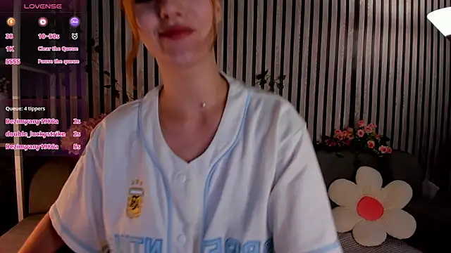 Chat +18 de Casey_Sweeet ao vivo