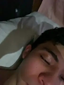 XxTheBoyBigPenisxX webkamerás műsora