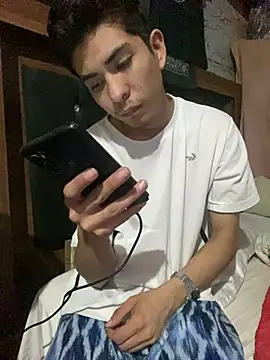 XxTheBoyBigPenisxX Webcamshow