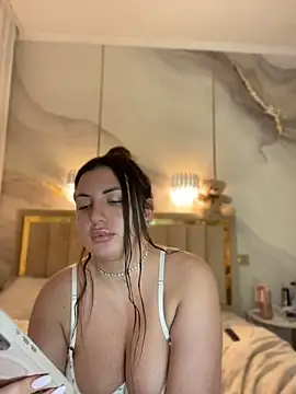 Miss-Tiffaa Chat XXX live