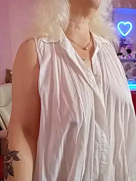 Chat +18 de AngelFountains ao vivo