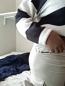 AcetousAbb Adlı Modelin Canlı XXX Sohbeti