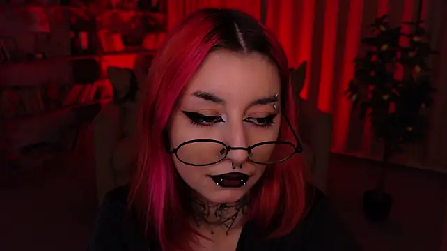 Chatroom XXX en direct de Mistress__Marcelline