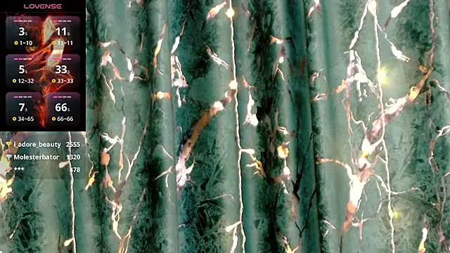 KaylaLewys 网络视讯表演