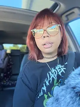 عرض كام moan4mona