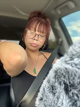 moan4mona's Webcam Show