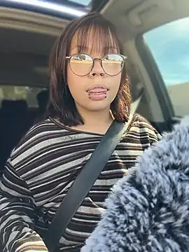 moan4mona's Webcam Show