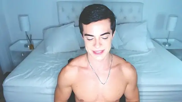 mr_hunterx Show in webcam