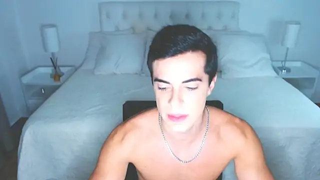mr_hunterx Show in webcam