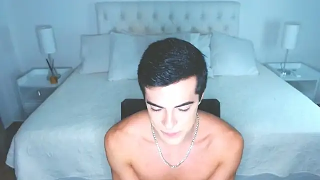 mr_hunterx Show in webcam