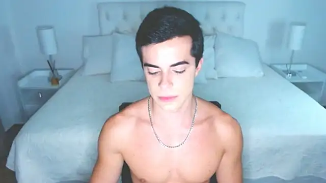 mr_hunterx Show in webcam